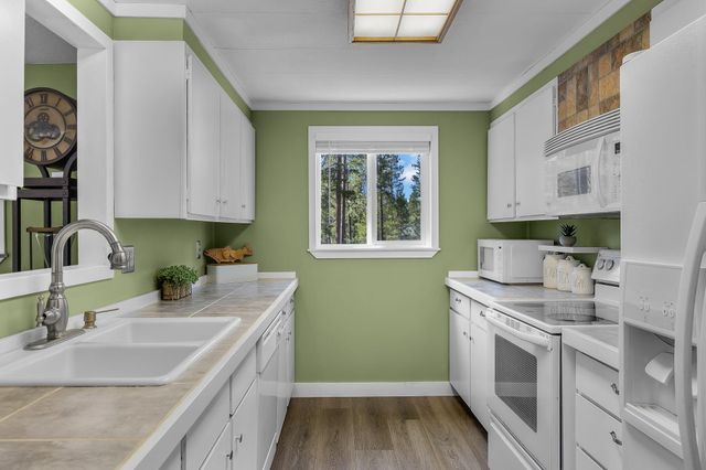 15003 E River Loop Drive, Bend, OR 97707