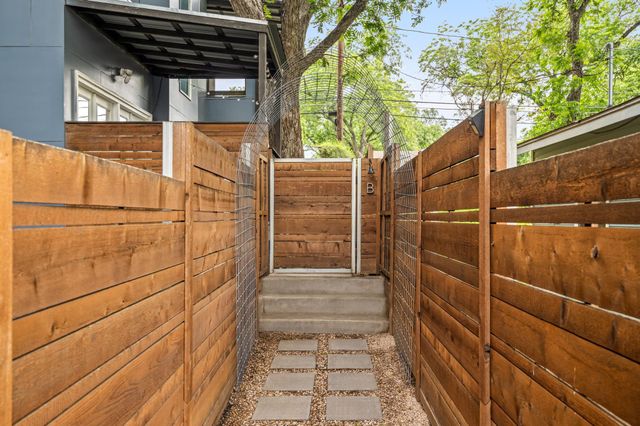 2202 Garden ST B, Austin, TX 78702