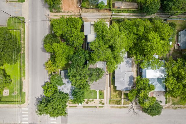2202 Garden ST B, Austin, TX 78702