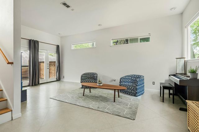 2202 Garden ST B, Austin, TX 78702