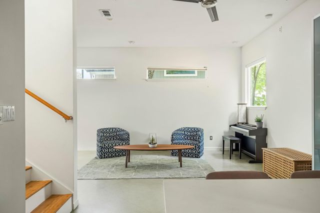 2202 Garden ST B, Austin, TX 78702