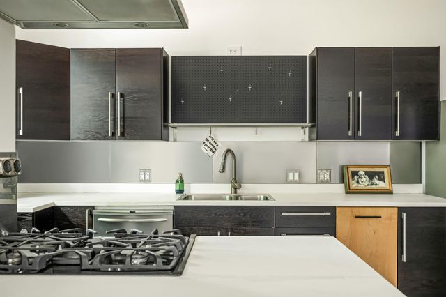 2202 Garden ST B, Austin, TX 78702