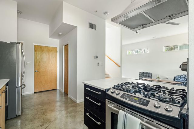 2202 Garden ST B, Austin, TX 78702