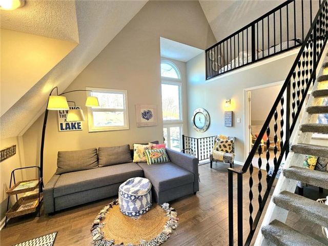 283 Sunrise Acres Point, Sunrise Beach, MO 65079