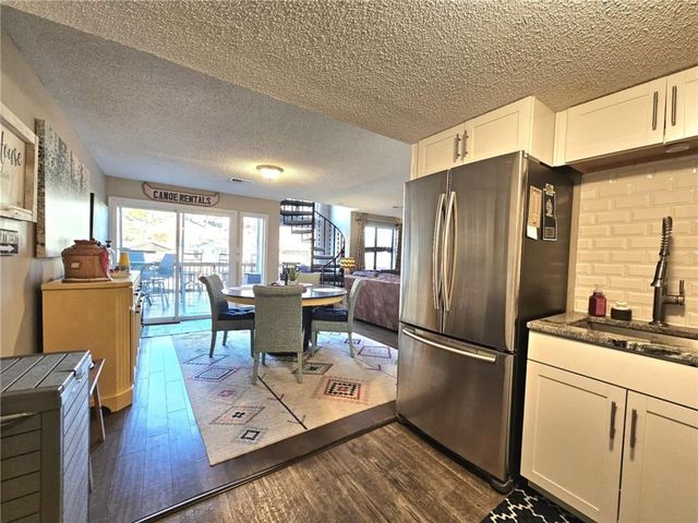 283 Sunrise Acres Point, Sunrise Beach, MO 65079