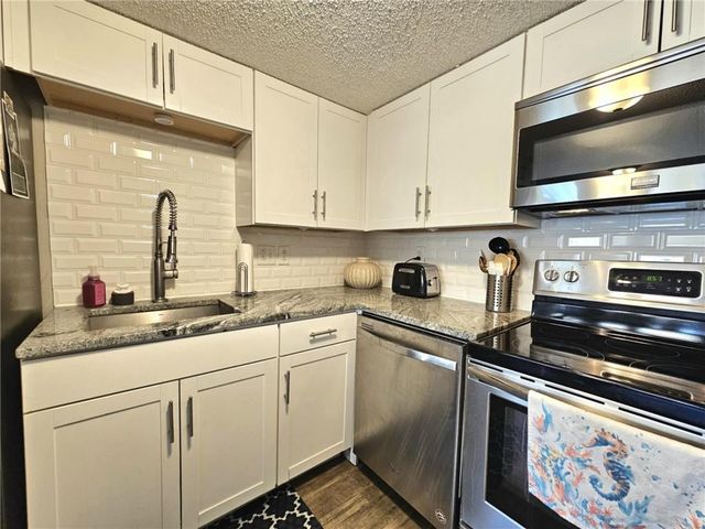 283 Sunrise Acres Point, Sunrise Beach, MO 65079