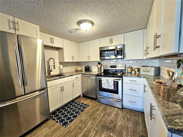 283 Sunrise Acres Point, Sunrise Beach, MO 65079