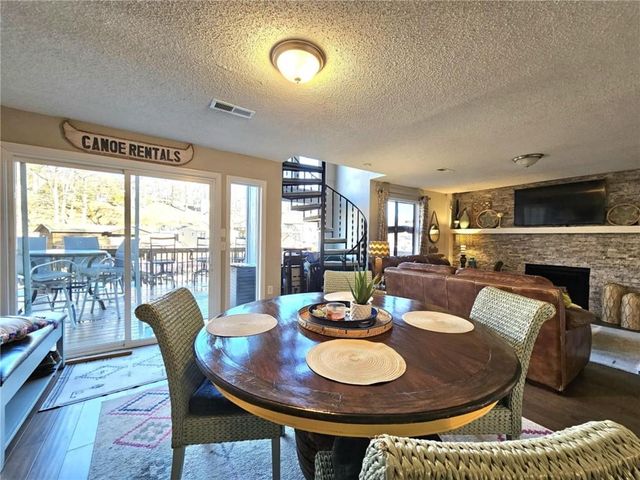 283 Sunrise Acres Point, Sunrise Beach, MO 65079