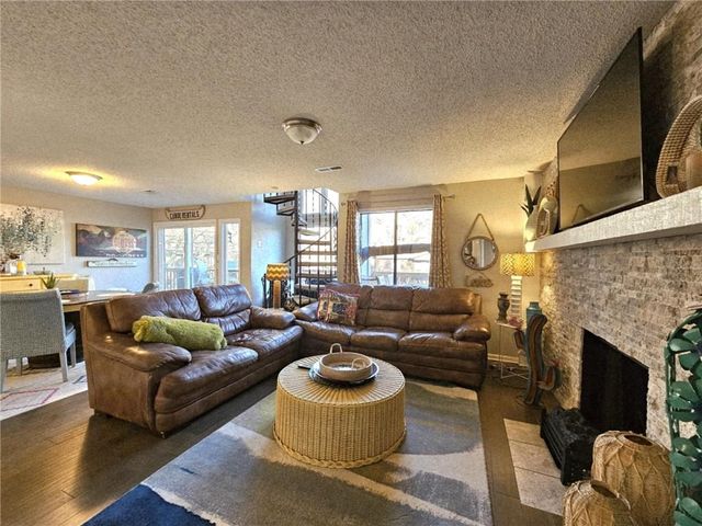 283 Sunrise Acres Point, Sunrise Beach, MO 65079