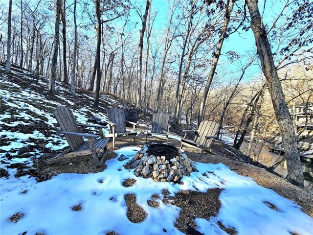 283 Sunrise Acres Point, Sunrise Beach, MO 65079