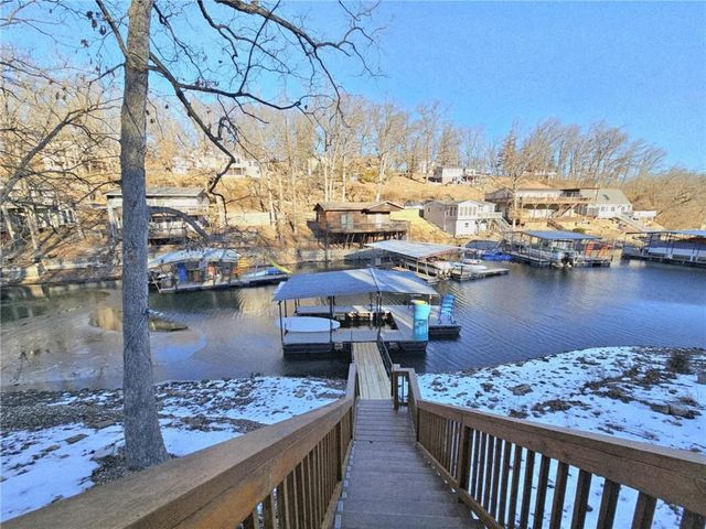 283 Sunrise Acres Point, Sunrise Beach, MO 65079