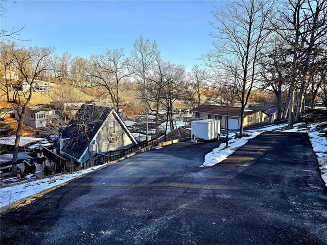 283 Sunrise Acres Point, Sunrise Beach, MO 65079