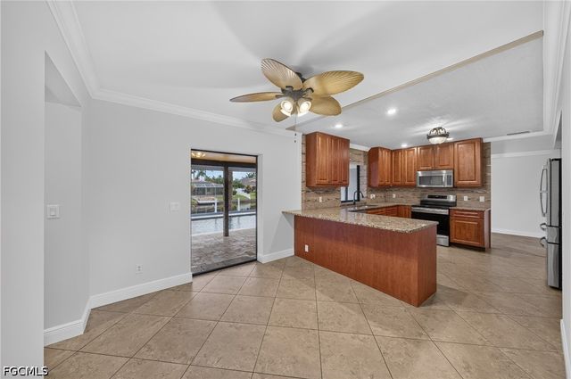1919 SE 37th TER, Cape Coral, FL 33904