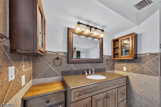 1919 SE 37th TER, Cape Coral, FL 33904