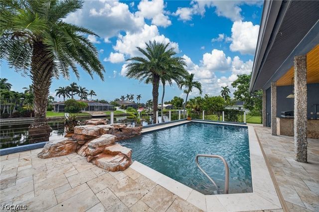 1919 SE 37th TER, Cape Coral, FL 33904