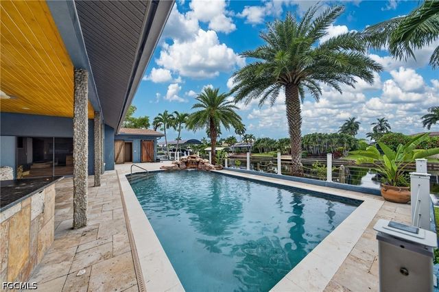1919 SE 37th TER, Cape Coral, FL 33904