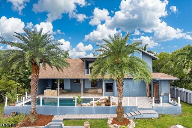 1919 SE 37th TER, Cape Coral, FL 33904