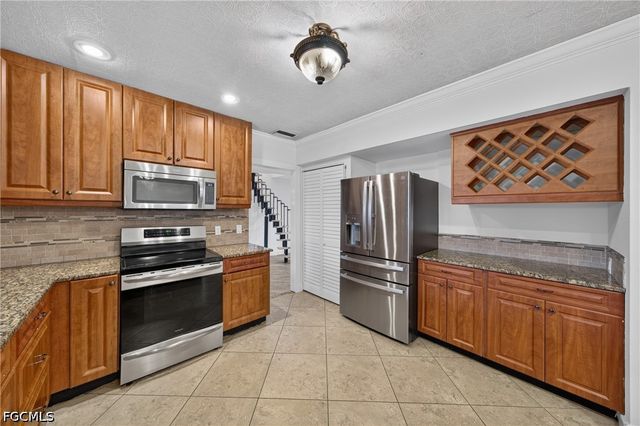 1919 SE 37th TER, Cape Coral, FL 33904
