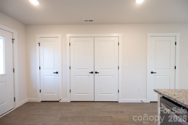 1038 12th Street NE, Hickory, NC 28601