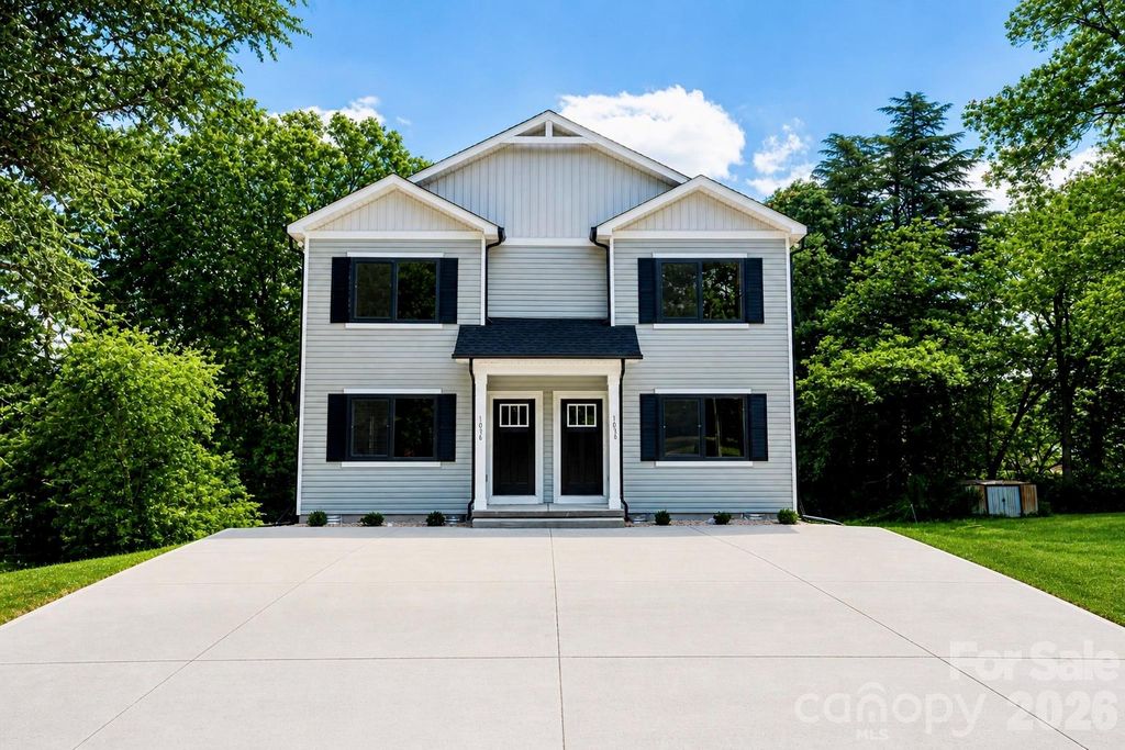 1038 12th Street NE, Hickory, NC 28601