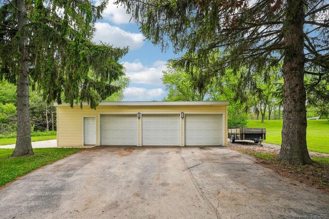 S55W33749 County Road ZZ, North Prairie, WI 53153