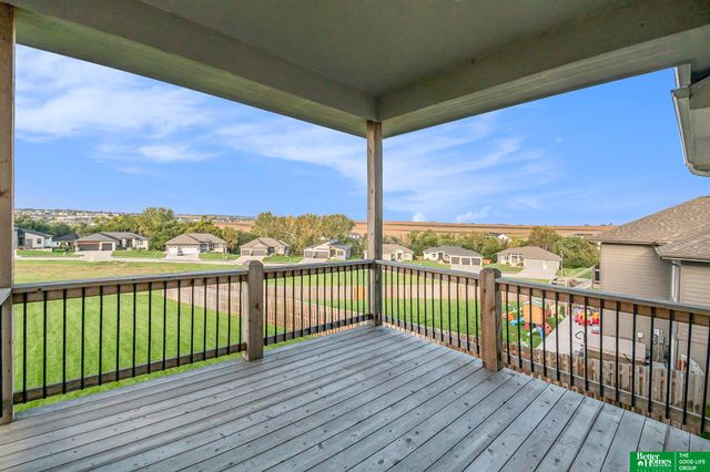 16061 CW Hadan Drive, Bennington, NE 68007