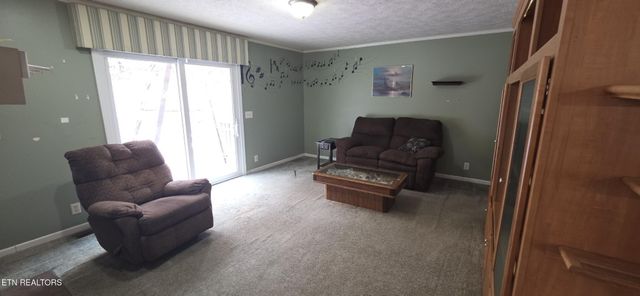 236 Loggers Lane, Clinton, TN 37716