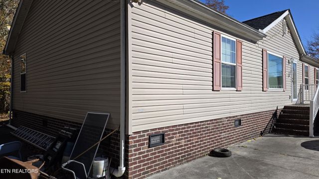 236 Loggers Lane, Clinton, TN 37716