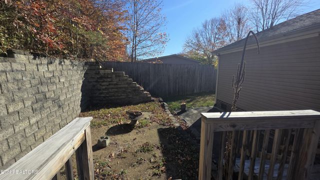 236 Loggers Lane, Clinton, TN 37716
