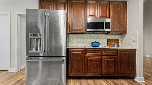1003 N Diamondhead Boulevard, Crosby, TX 77532