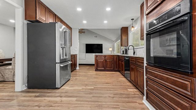 1003 N Diamondhead Boulevard, Crosby, TX 77532