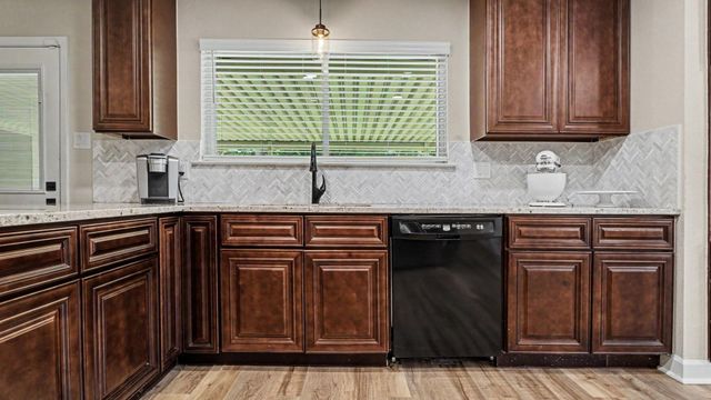 1003 N Diamondhead Boulevard, Crosby, TX 77532