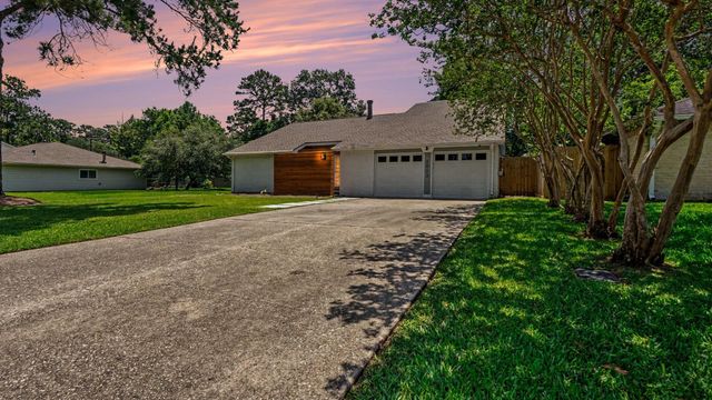 1003 N Diamondhead Boulevard, Crosby, TX 77532
