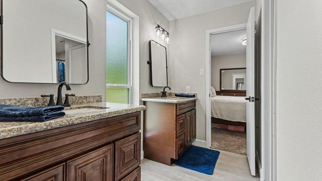 1003 N Diamondhead Boulevard, Crosby, TX 77532