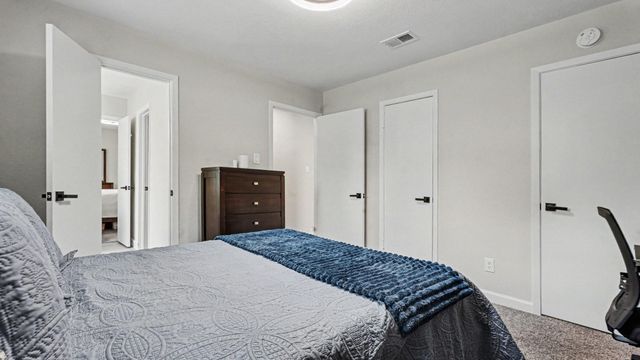 1003 N Diamondhead Boulevard, Crosby, TX 77532