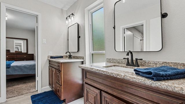 1003 N Diamondhead Boulevard, Crosby, TX 77532