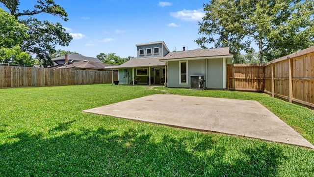 1003 N Diamondhead Boulevard, Crosby, TX 77532
