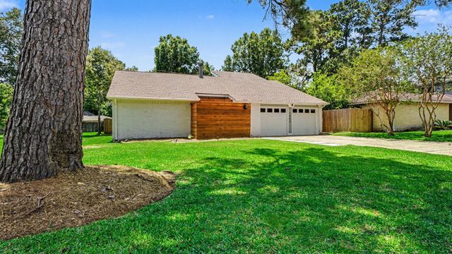 1003 N Diamondhead Boulevard, Crosby, TX 77532