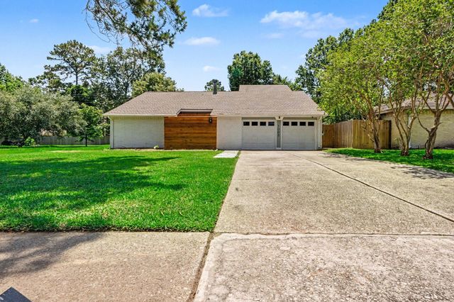 1003 N Diamondhead Boulevard, Crosby, TX 77532