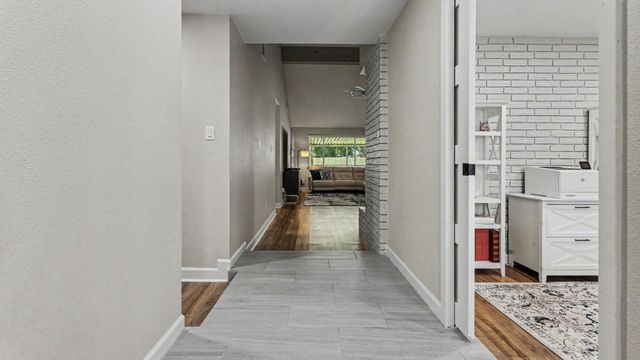 1003 N Diamondhead Boulevard, Crosby, TX 77532