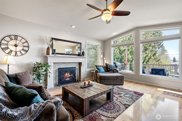 7989 E Barsay Lane, Port Orchard, WA 98366