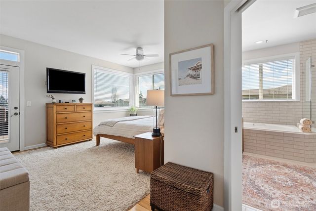 7989 E Barsay Lane, Port Orchard, WA 98366