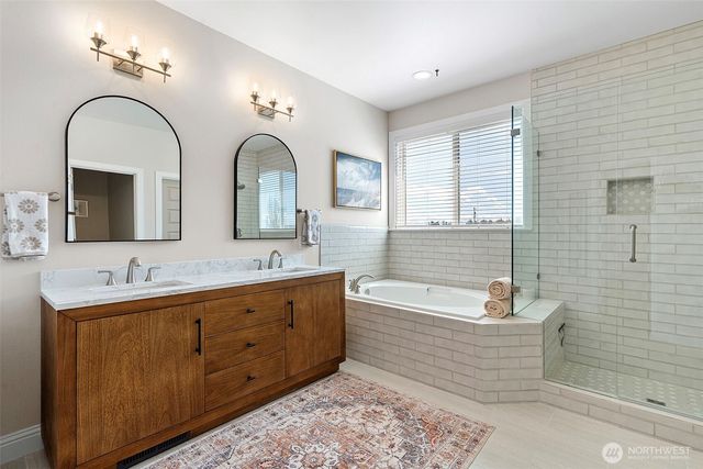 7989 E Barsay Lane, Port Orchard, WA 98366
