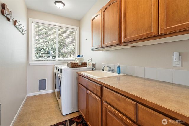 7989 E Barsay Lane, Port Orchard, WA 98366