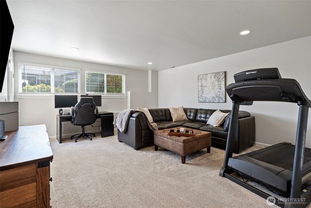 7989 E Barsay Lane, Port Orchard, WA 98366