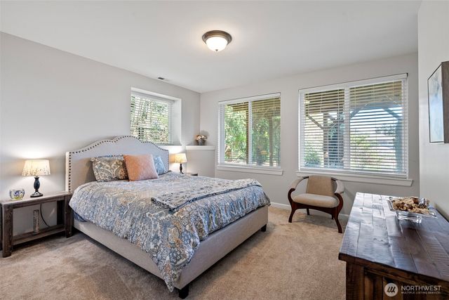 7989 E Barsay Lane, Port Orchard, WA 98366