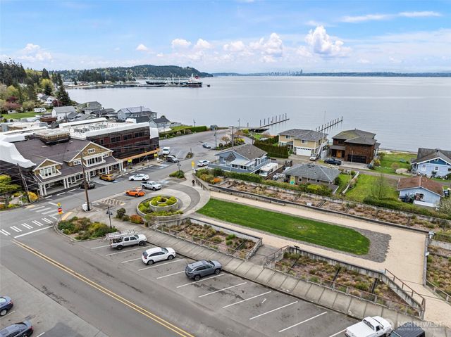 7989 E Barsay Lane, Port Orchard, WA 98366