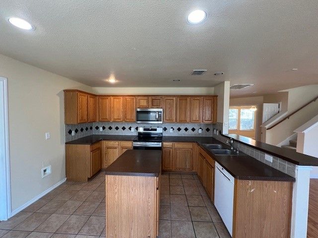 2001 Hickory Trail, Anna, TX 75409