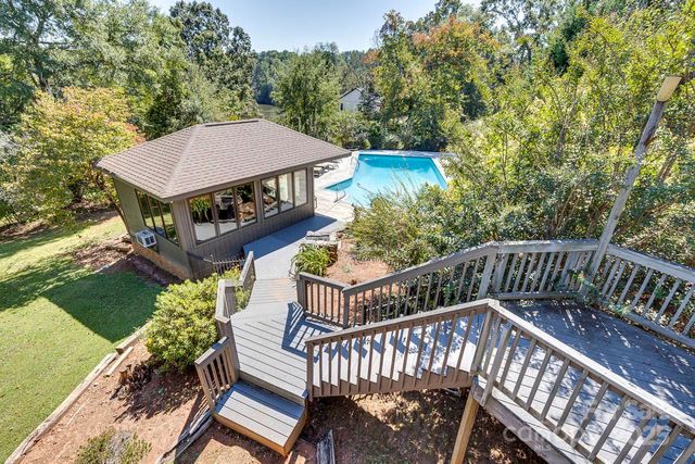 285 Old Batson Road, Taylors, SC 29687