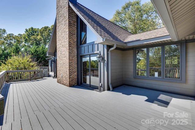 285 Old Batson Road, Taylors, SC 29687